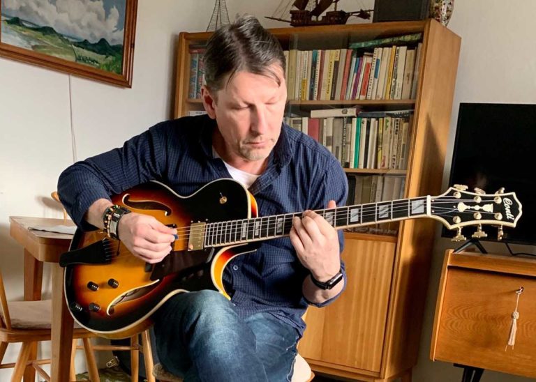 Tomas Urban of the Czech Republic with his new double pickup Conti Entrada Archtop in Sunburst
