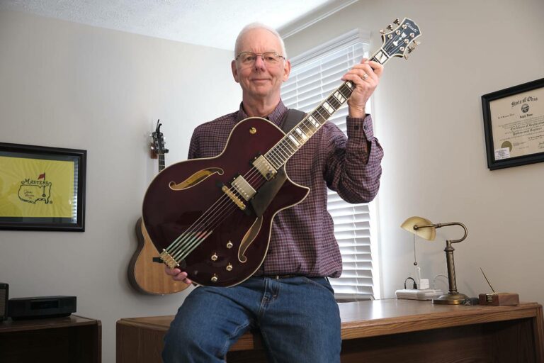 Ralph takes a moment to snap this photo of this beautiful new Conti Entrada thin body archtop jazz guitar